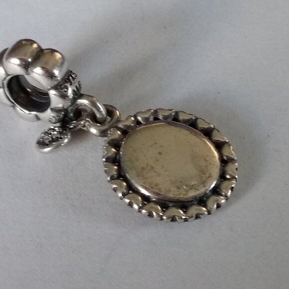 Authentic Pandora Moments Grand Mother Charm/Bead Silver 925 ALE 791128CZ - Picture 2 of 4